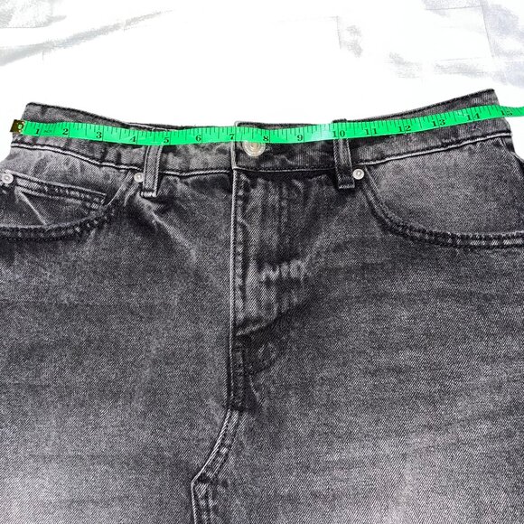 🎉 Bundle Deal: 4 for $20! 🎉 denim mini skirt - Picture 4 of 7